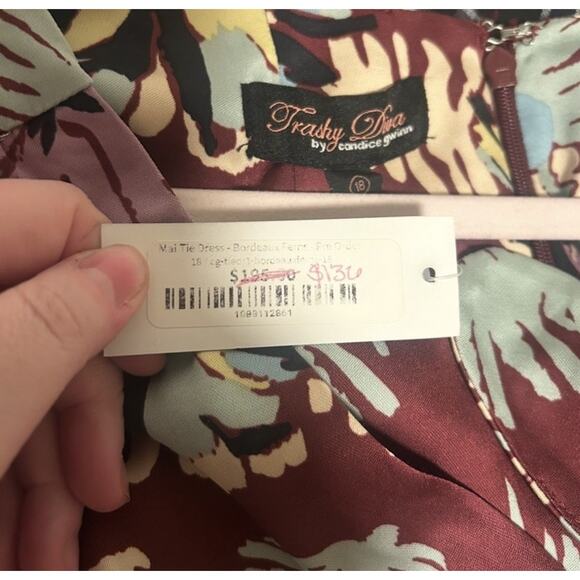 Trashy Diva SZ-18/XL MAI TIE DRESS - BORDEAUX FERNS-CANDICE GWINNETT - Picture 3 of 7